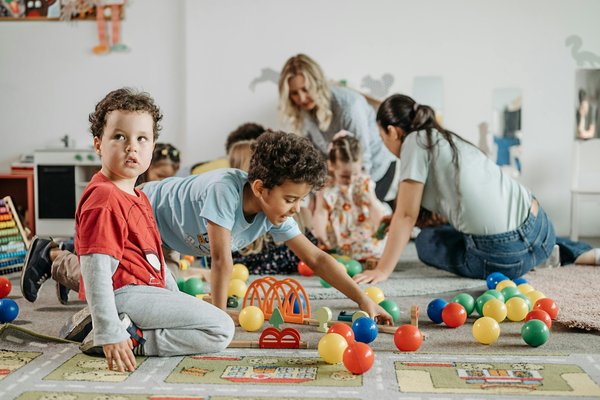 Renouvellement agrément assistante maternelle : les étapes clés